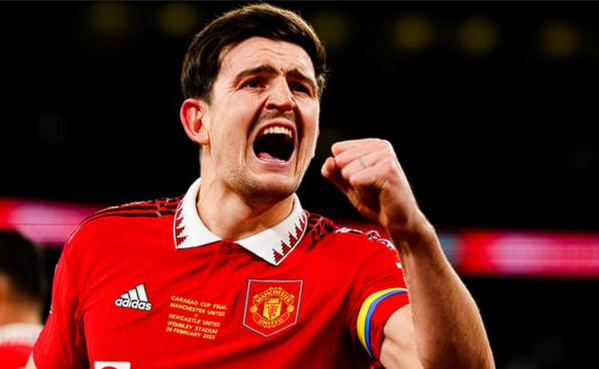 罗马诺披露曼联续约动态：马奎尔续约在即，梅努新约接近达成