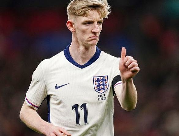 戈登转会拜仁传闻升温，多方动态揭示潜在交易走向